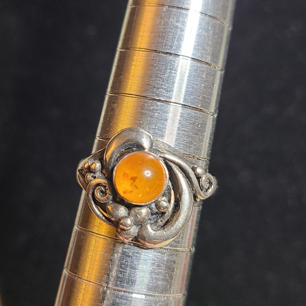 Amber Swirl Bezel Silver Ring - Picture 3 of 6